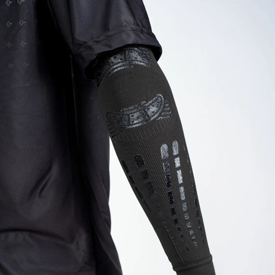 FLOKY No-Strain Evolution Kompressziós Kar sleeve - Fekete - 1 db